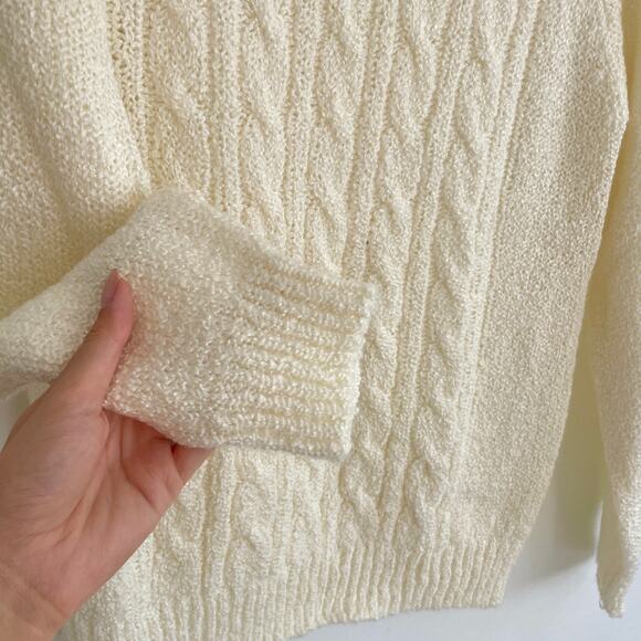 Vintage – Jennifer Moore White Pearl Button Collar Cable Knit Sweater - Picture 6 of 9